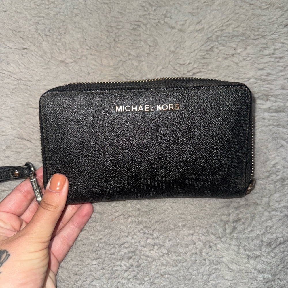 Michael Kors Black Zip Wallet